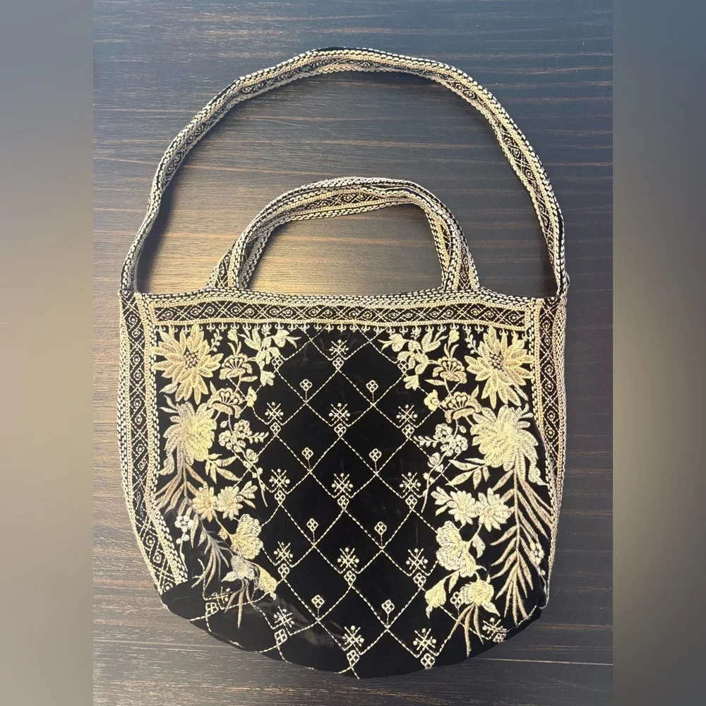 Johnny Was Othilia Elegant Black and Cream Embroidered Tote Bag - Picture 2 of 9